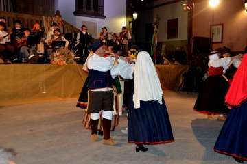 Centro y Anzar, de Telde, en el III Festival Folclórico Herencias (Foto Francisco Javier Santana)